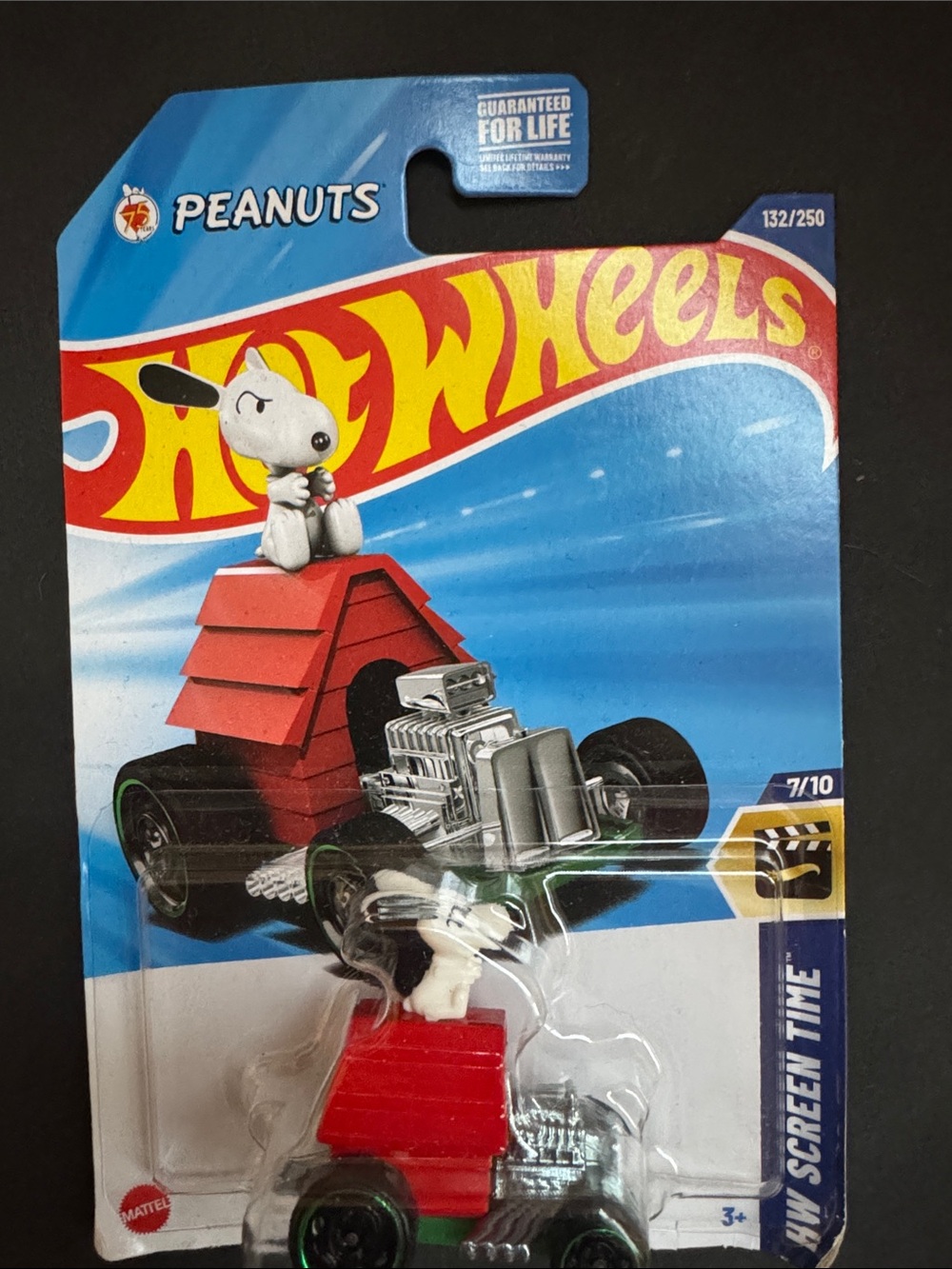 Hot Wheels Peanuts Snoopy 132/250 HW Screen Time Diecast Car Red Doghouse New